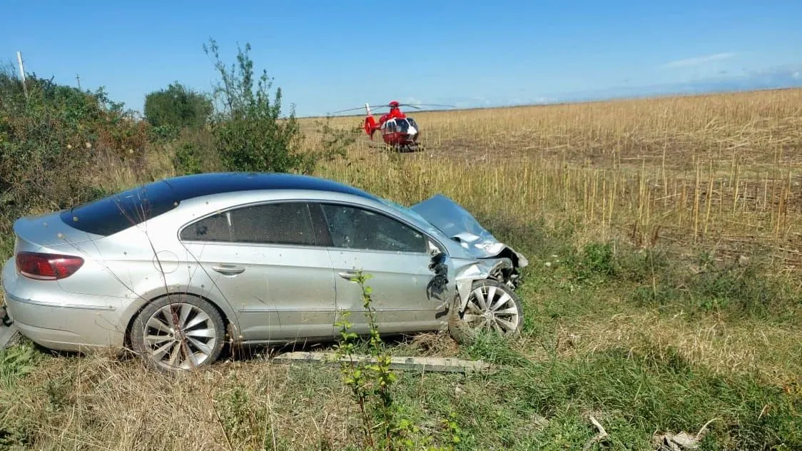 Accident la Baldovinești pe DJ 703: ISU și SAJ la fața locului