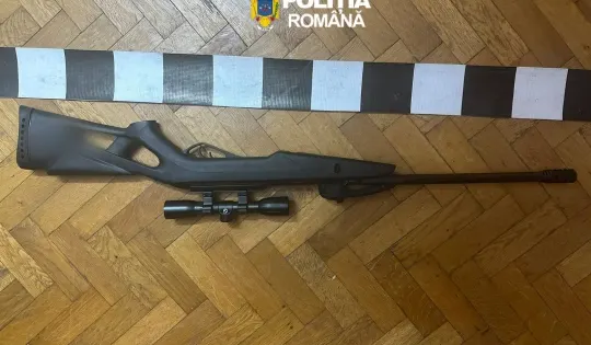 Balaci: reținut pentru armă neletală introdusă ilegal și 800 diaboluri
